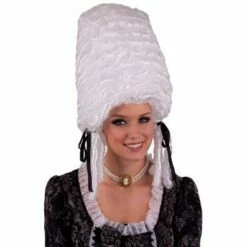 108. Pruik Pompadour Wit