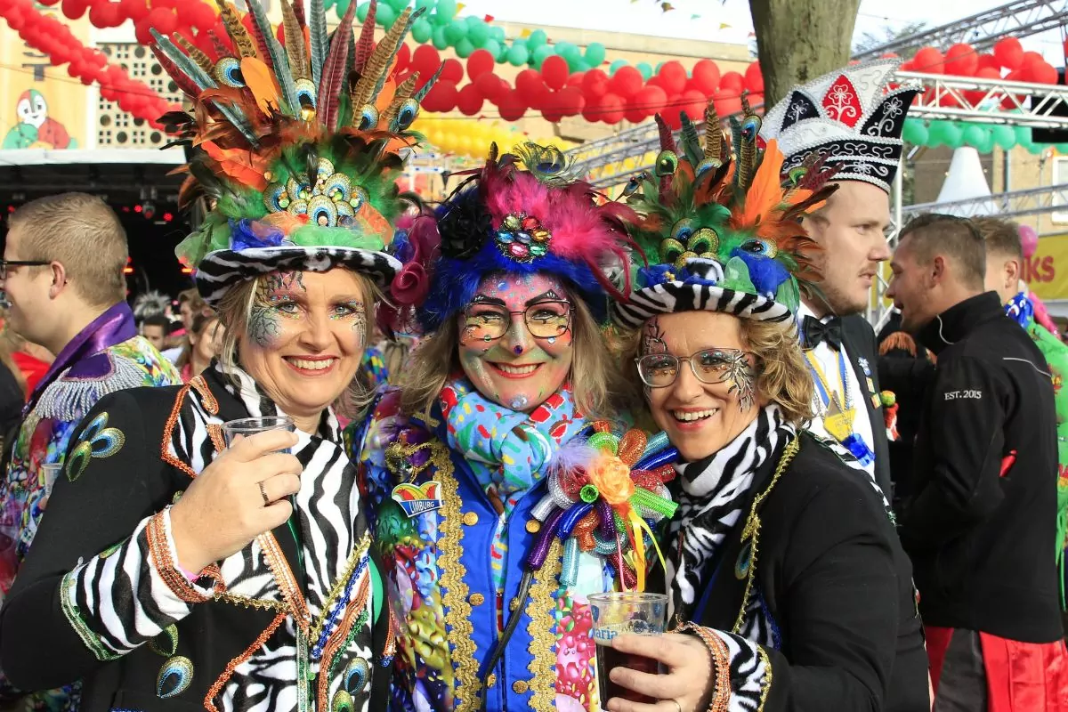 FeestKledij Winkel -FeestKledij Winkel zelf carnavalskleding outfit maken